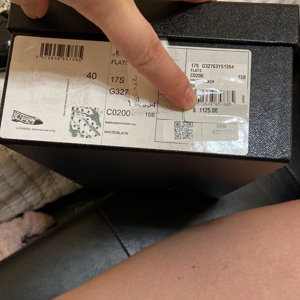 Chanel size 40 female flats white sequins with black patent leather - Picture 2 of 4